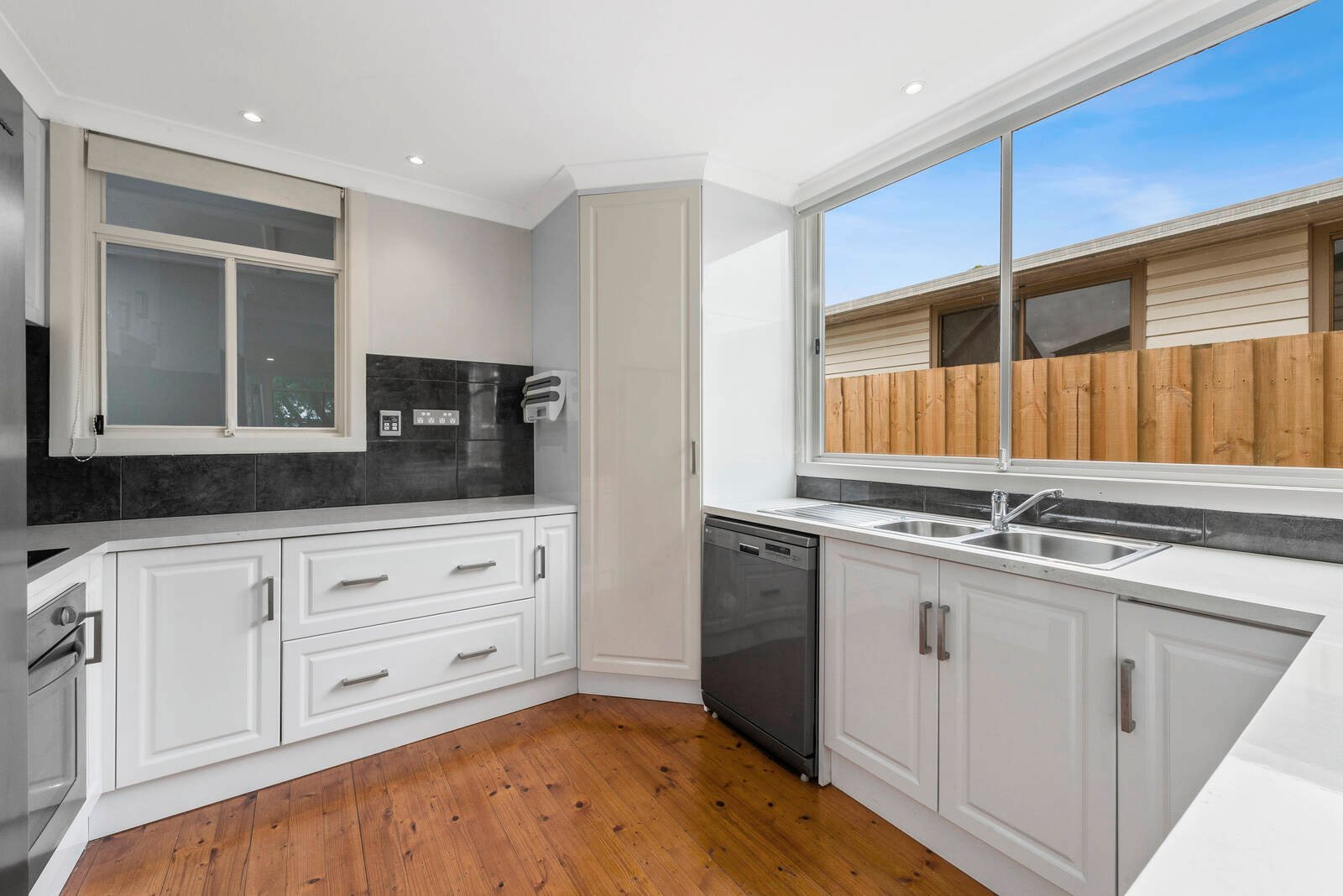 Gallery: 10 Dundas Street