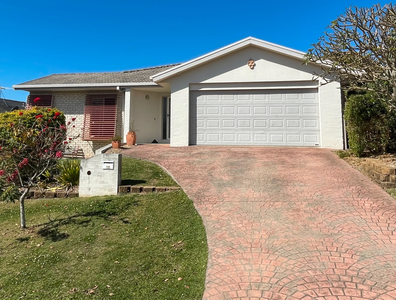 10 Dunlop Drive BOAMBEE EAST 1