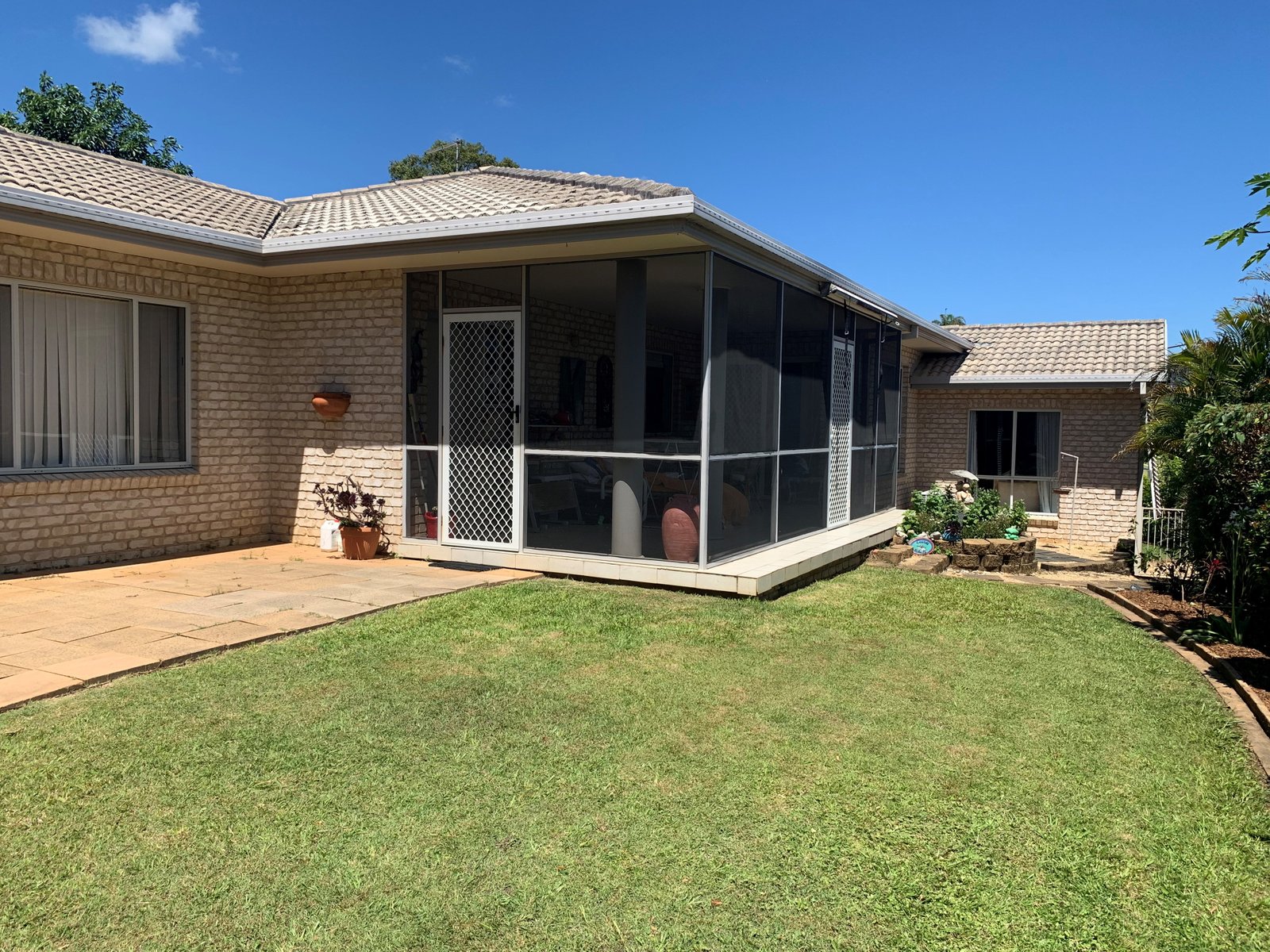 10 Dunlop Drive BOAMBEE EAST 10