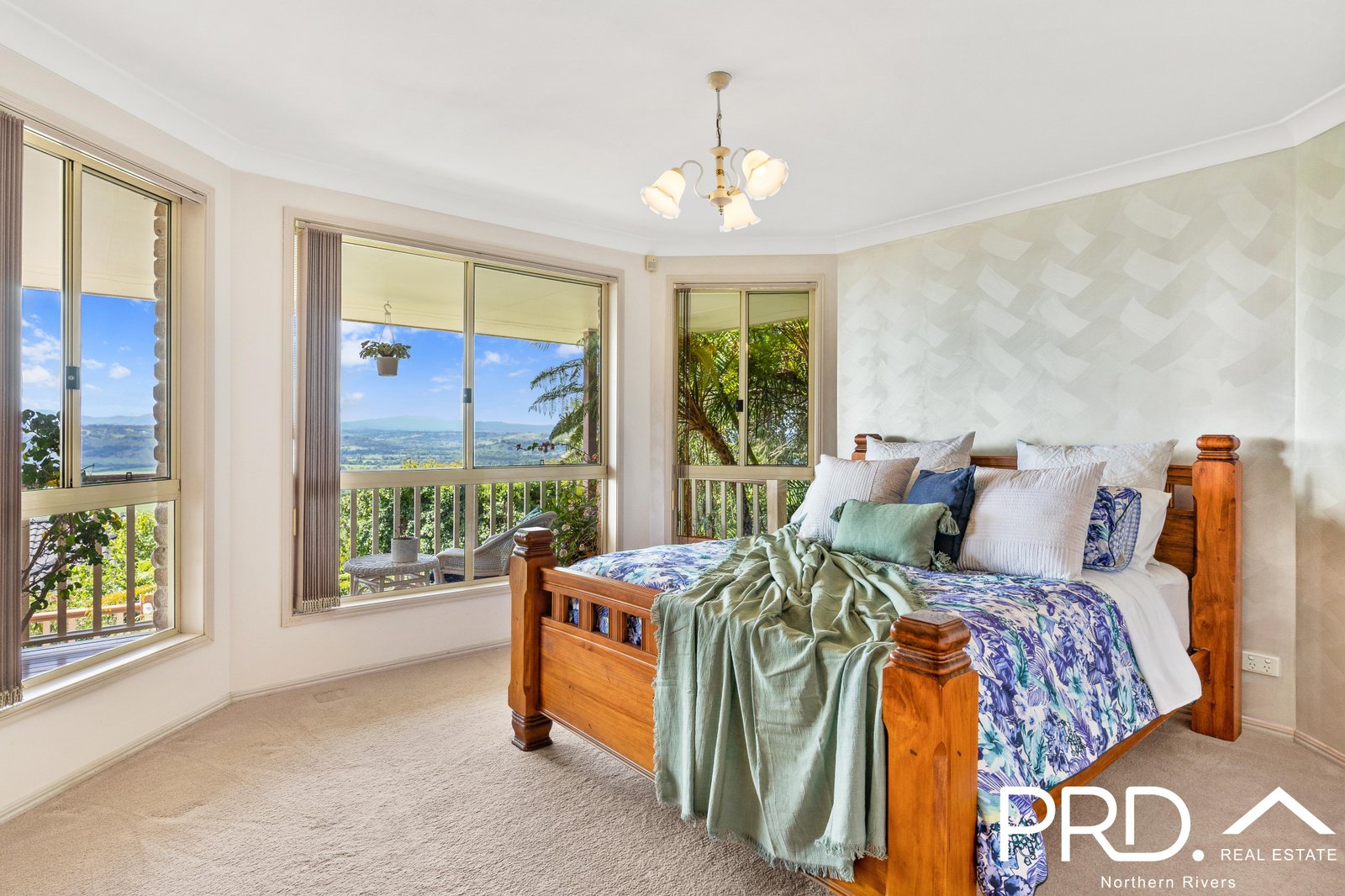 10 Dympna Crescent GOONELLABAH 8