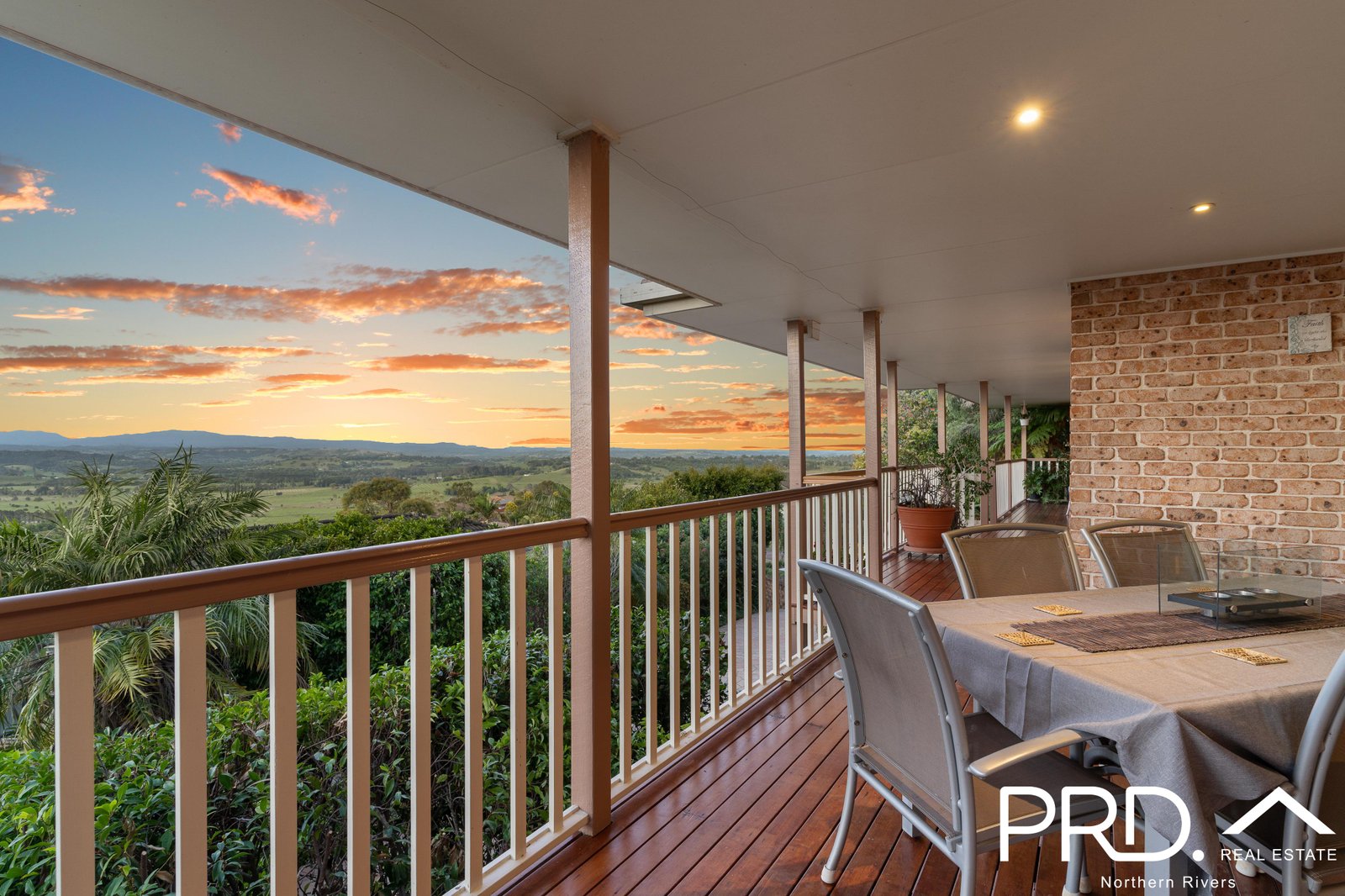 10 Dympna Crescent GOONELLABAH 18