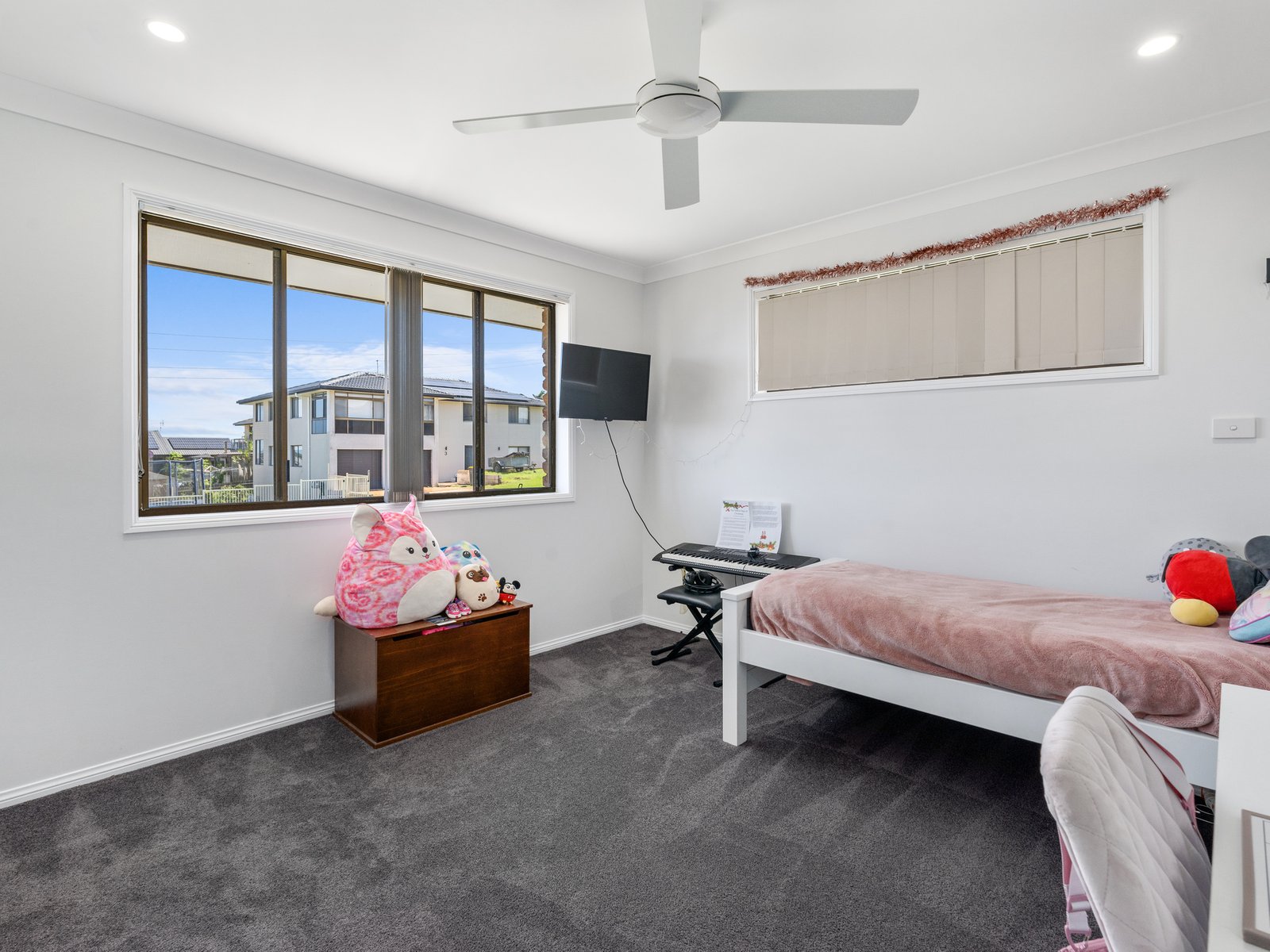 10 Echuca Crescent BANORA POINT 14