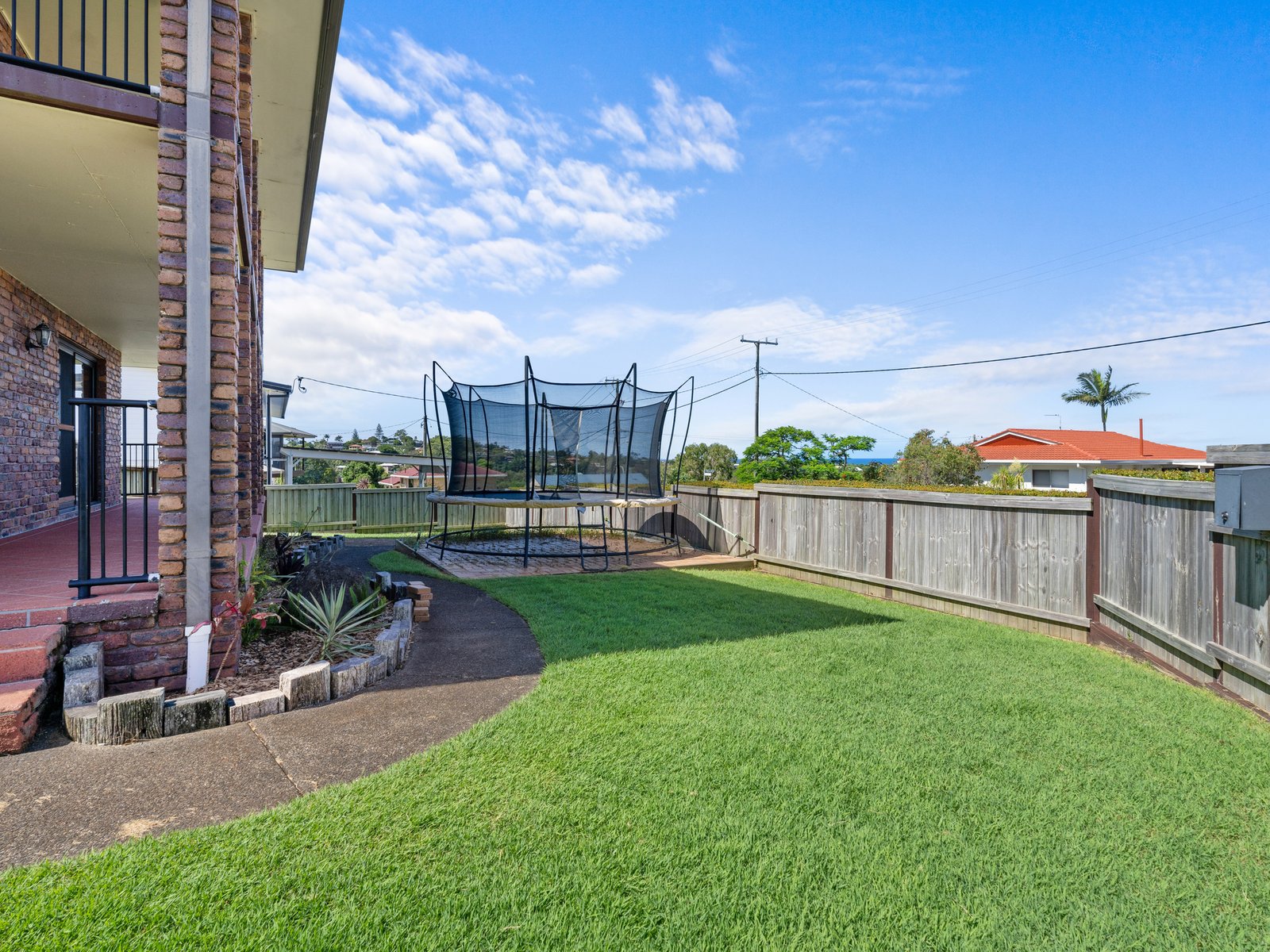 10 Echuca Crescent BANORA POINT 20