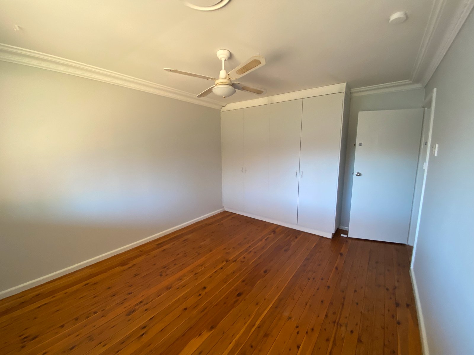 10 Edinburgh Street WEST TAMWORTH 4