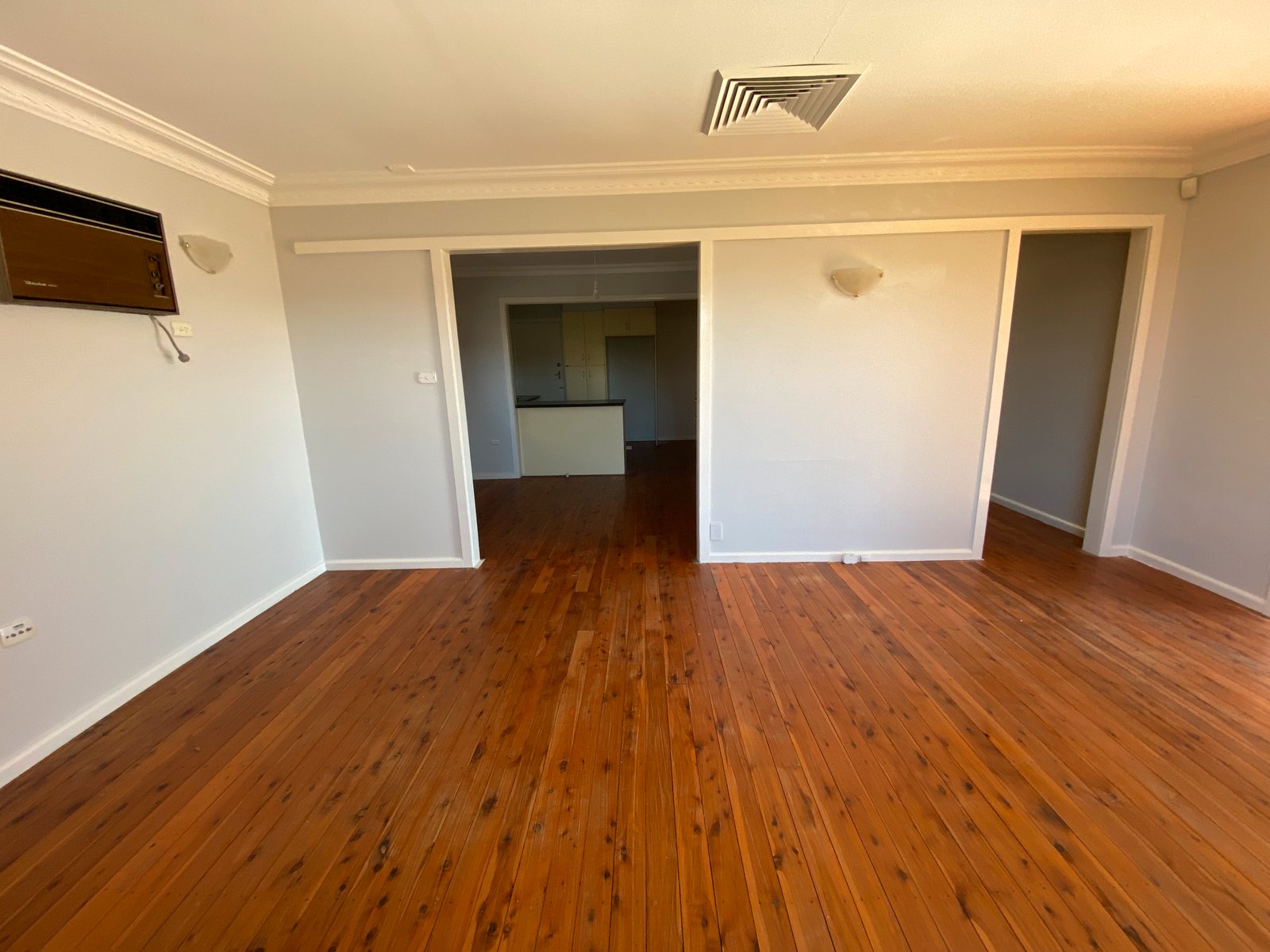 10 Edinburgh Street WEST TAMWORTH 5