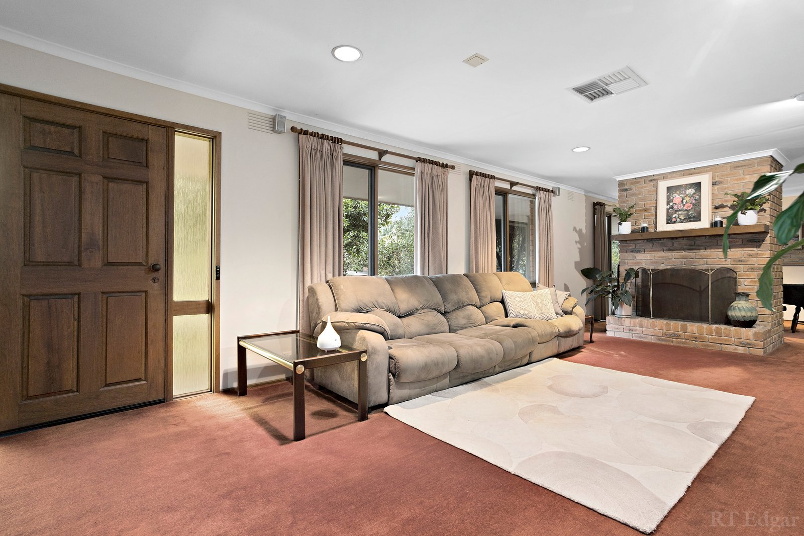 Real Estate and Property in 10 Edmonton Place, Doncaster East, VIC