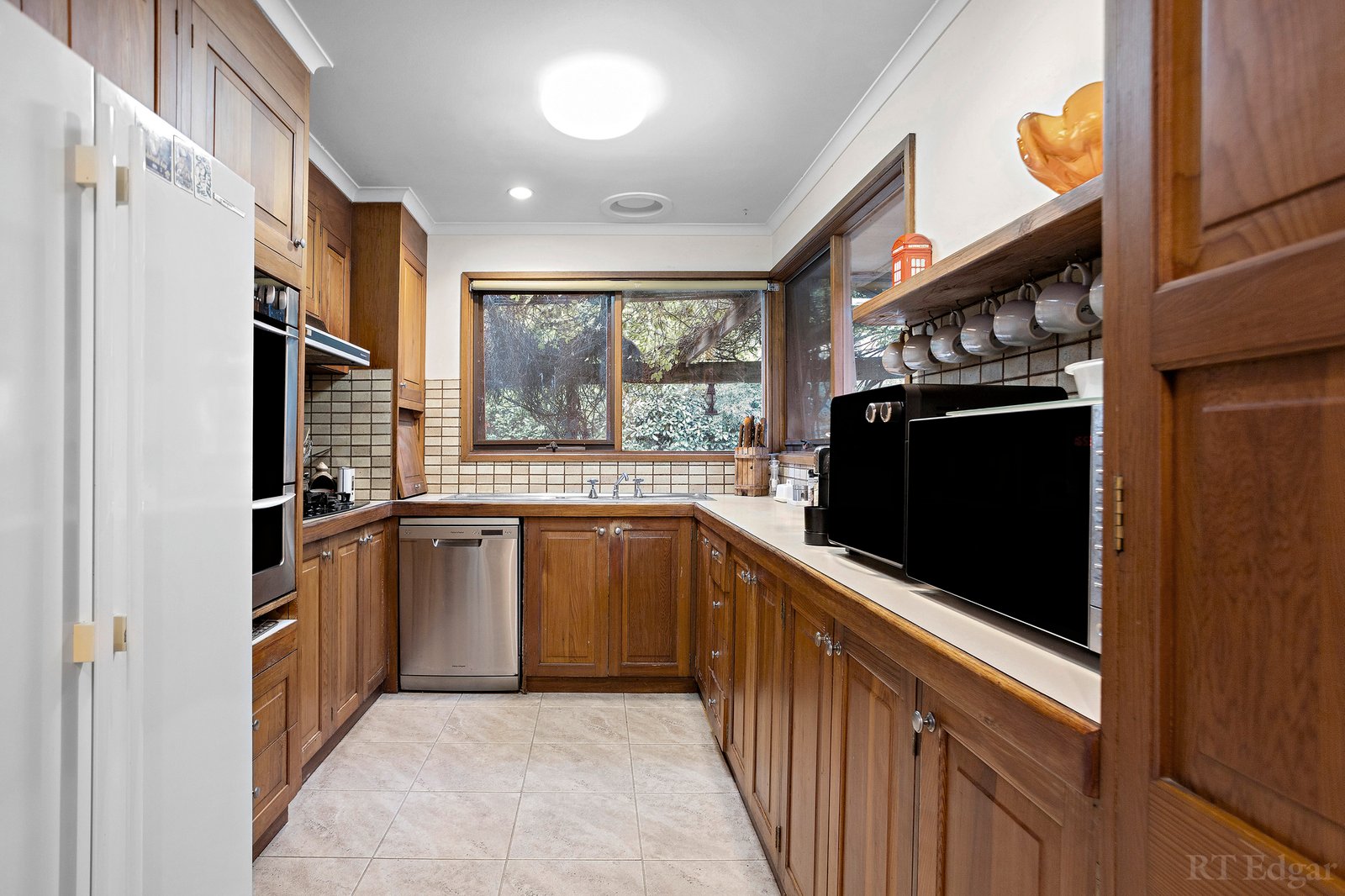 Real Estate and Property in 10 Edmonton Place, Doncaster East, VIC