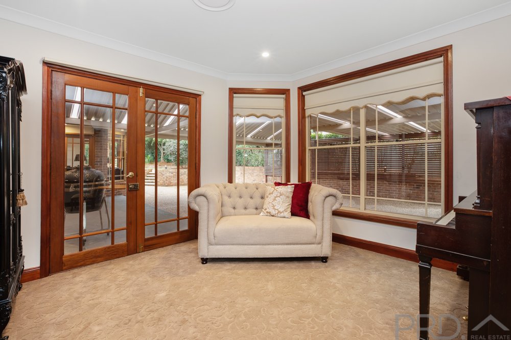 10 Edwards Avenue THORNTON 6