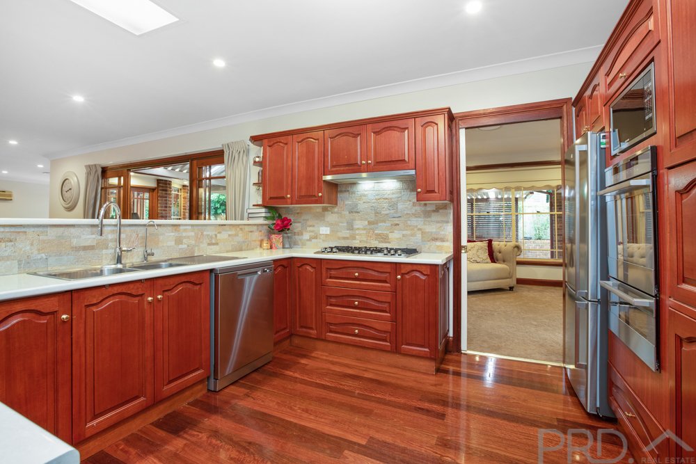 10 Edwards Avenue THORNTON 8