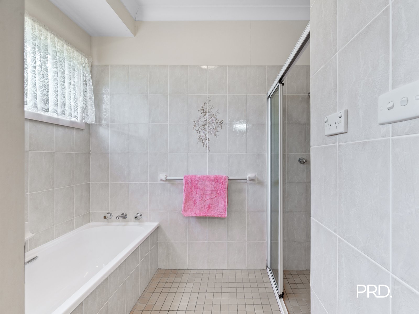 10 Elata Place KINGSWOOD 11