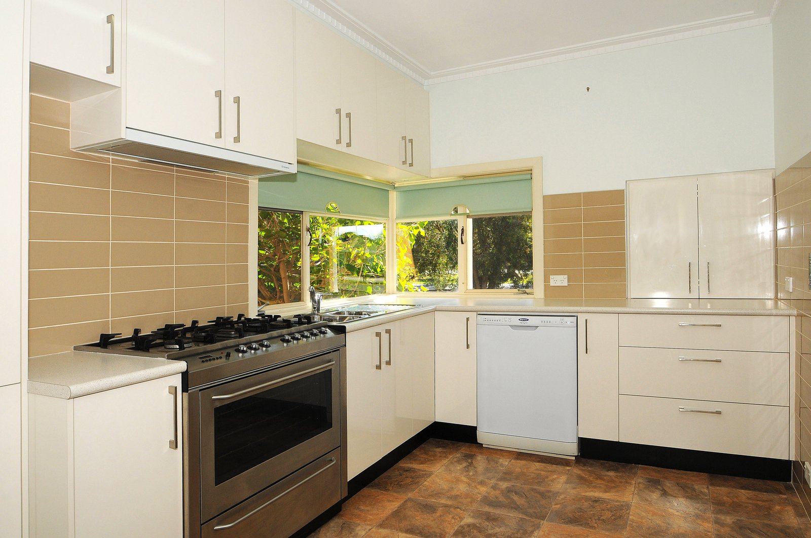 Real Estate and Property in 10 Elizabeth Avenue, Capel Sound, VIC