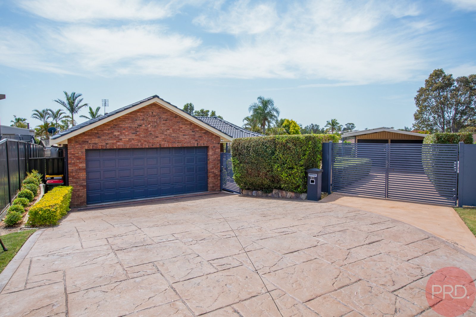 10 Elizabeth Close THORNTON 2