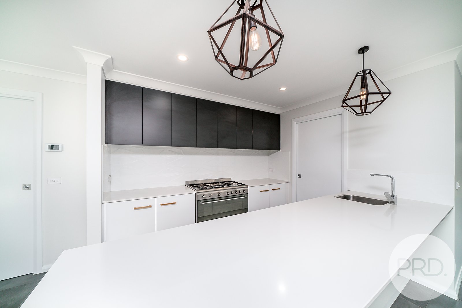 10 Ellerslie Street GOBBAGOMBALIN 3