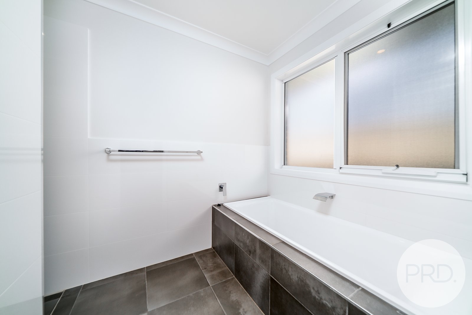 10 Ellerslie Street GOBBAGOMBALIN 10