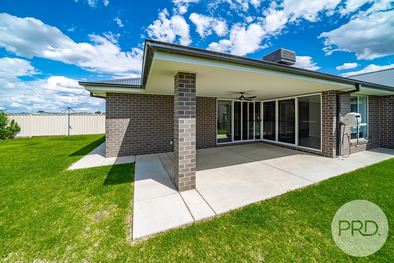 10 Ellerslie Street GOBBAGOMBALIN 11