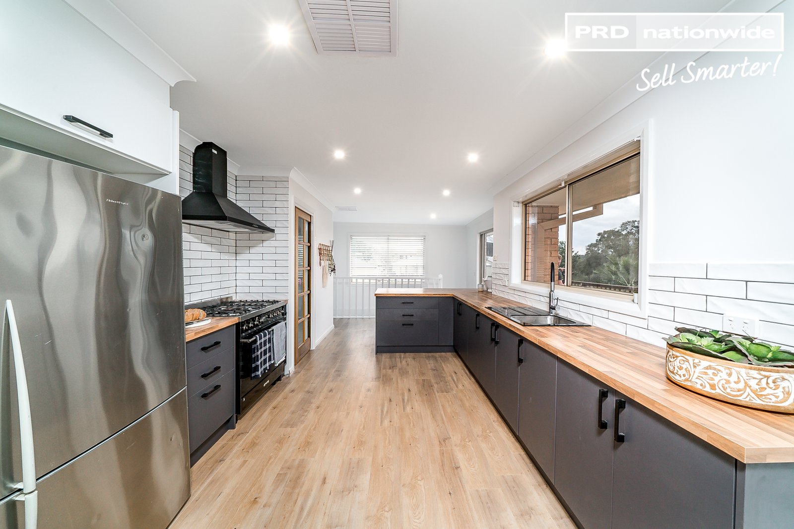 10 Ellwood Close BOURKELANDS 1