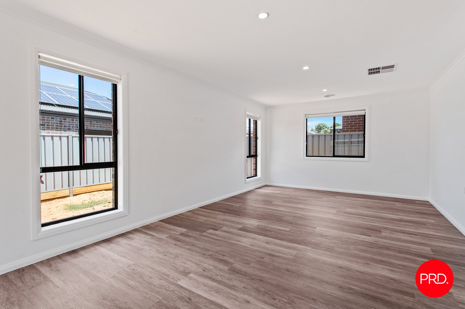 10 Elstead Drive STRATHDALE 5