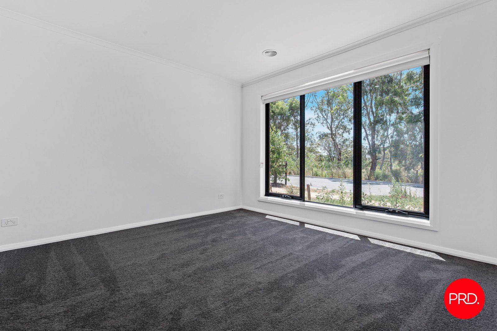 10 Elstead Drive STRATHDALE 7