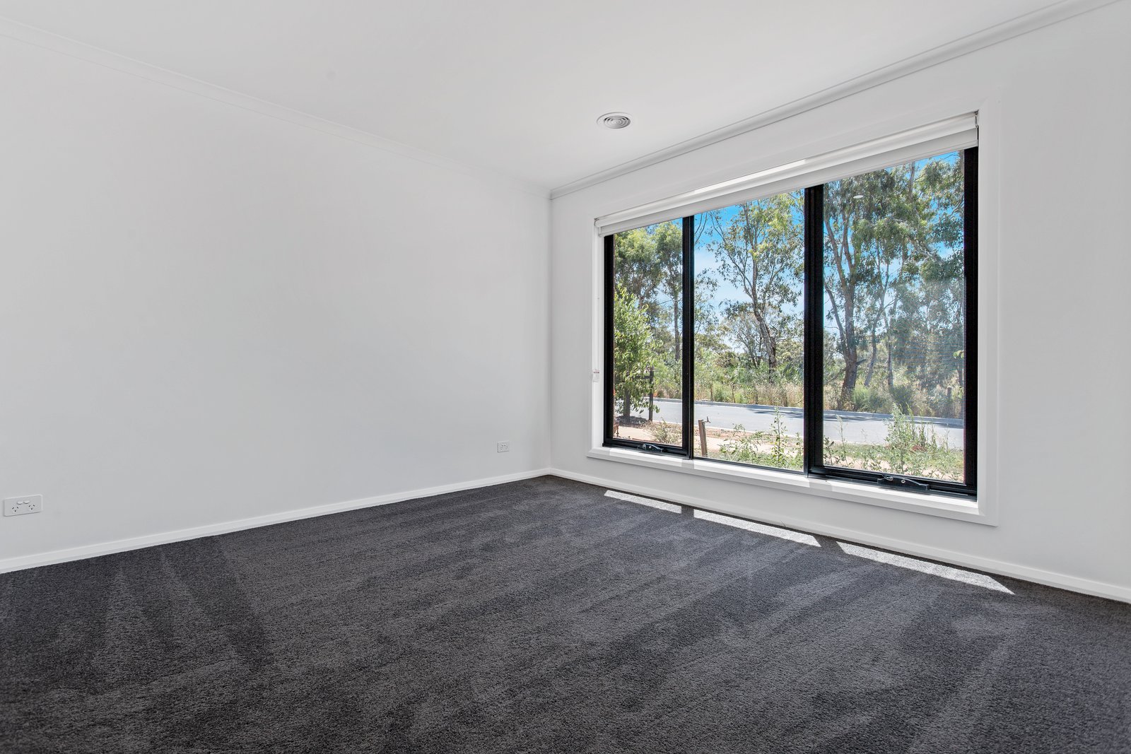 10 Elstead Drive STRATHDALE 8