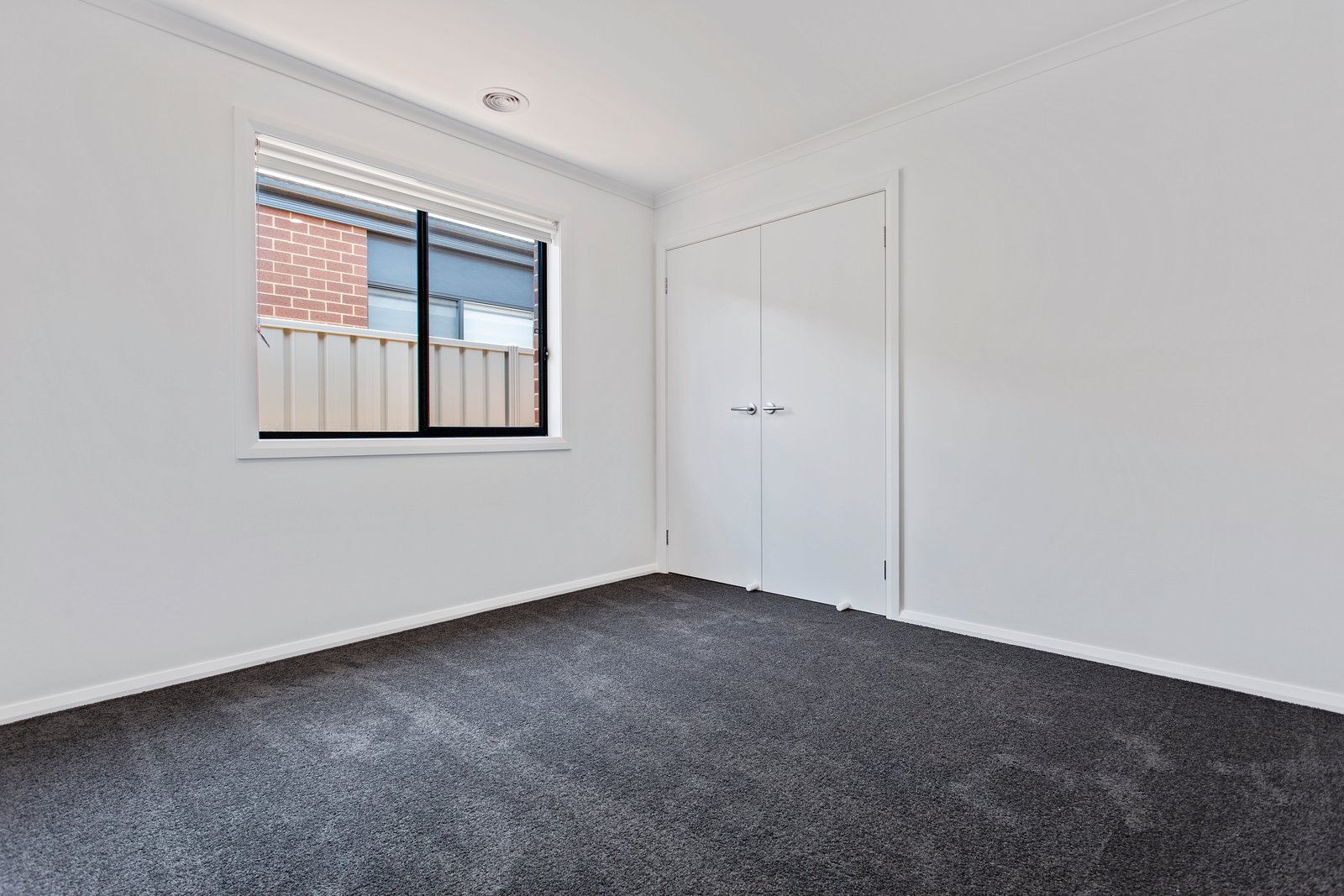 10 Elstead Drive STRATHDALE 11