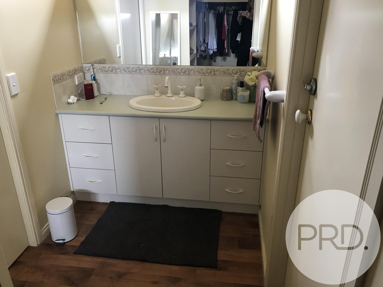 10 Elstead Way LAKE GARDENS 5