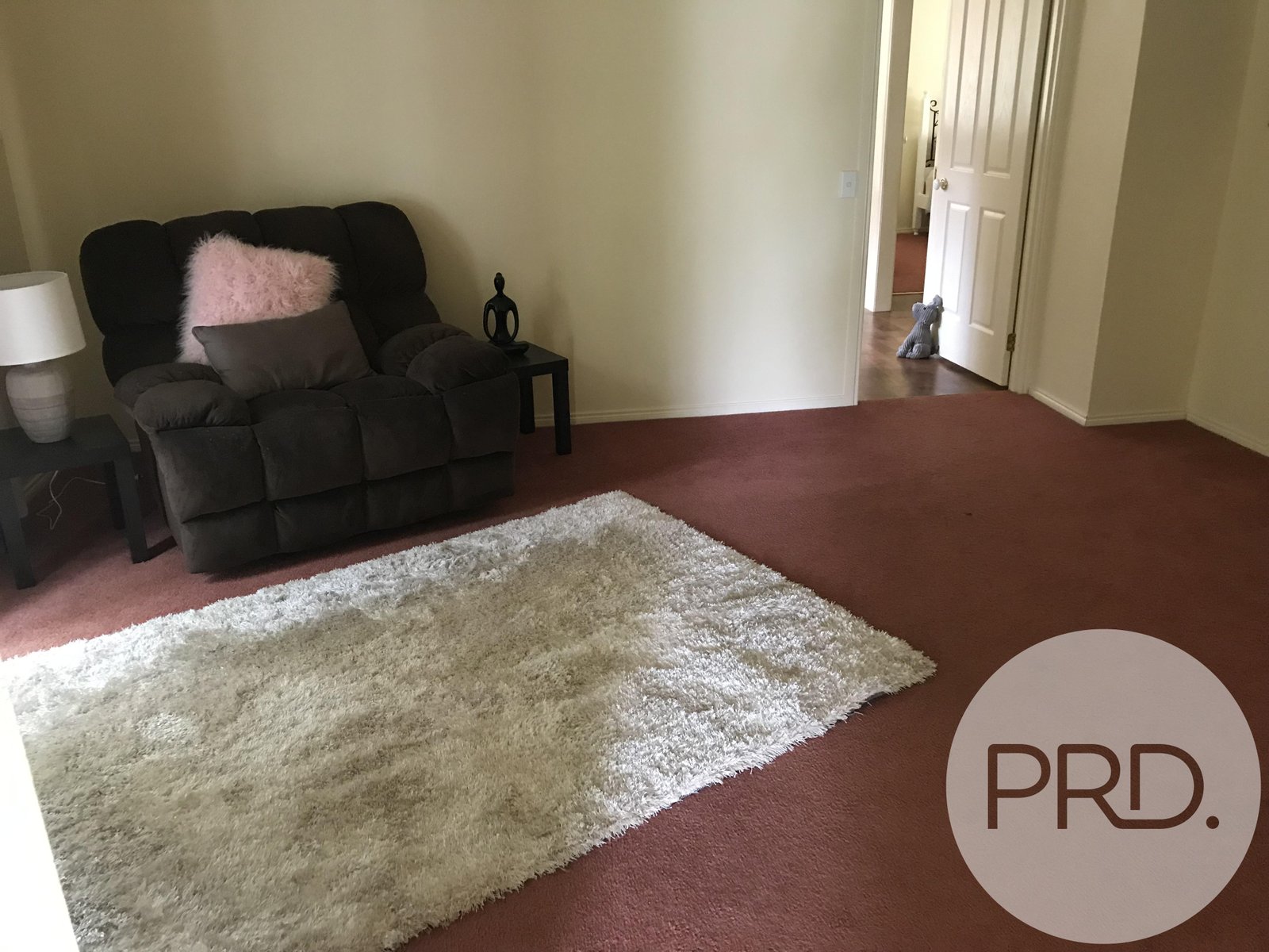 10 Elstead Way LAKE GARDENS 6