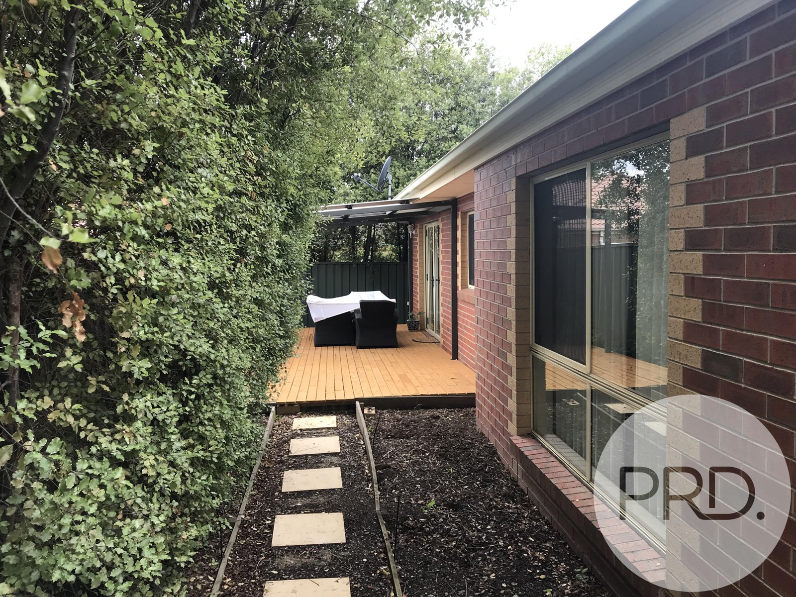 10 Elstead Way LAKE GARDENS 8
