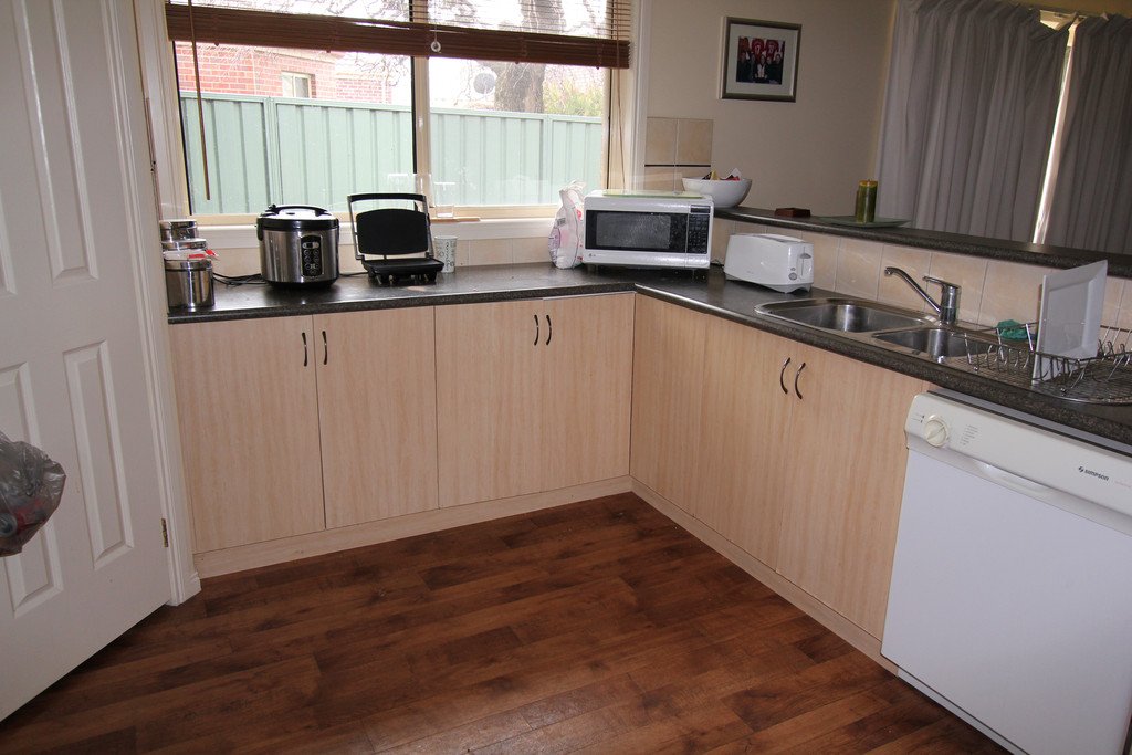 10 Elstead Way LAKE GARDENS 4