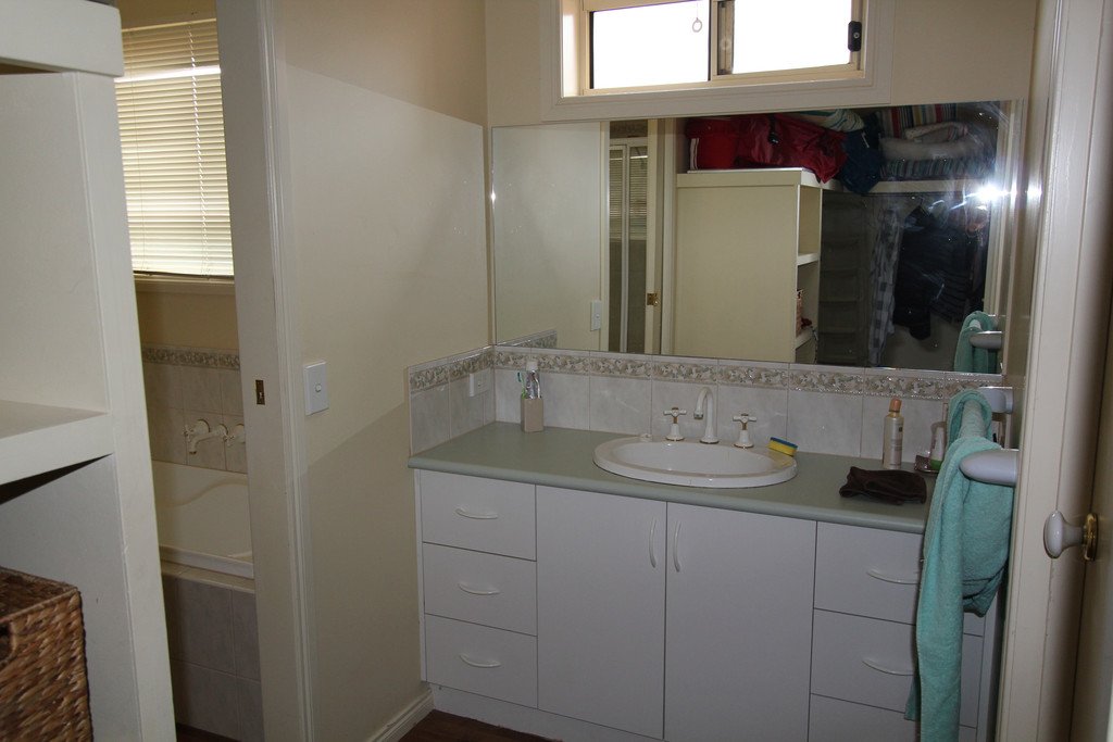 10 Elstead Way LAKE GARDENS 6