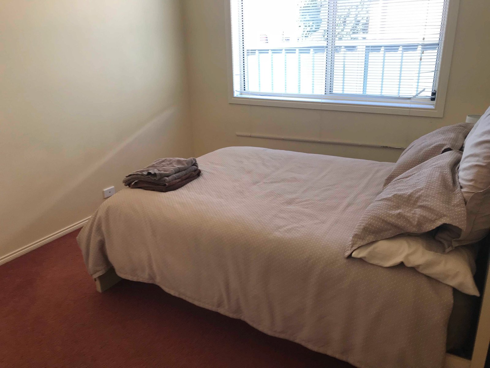 10 Elstead Way LAKE GARDENS 8