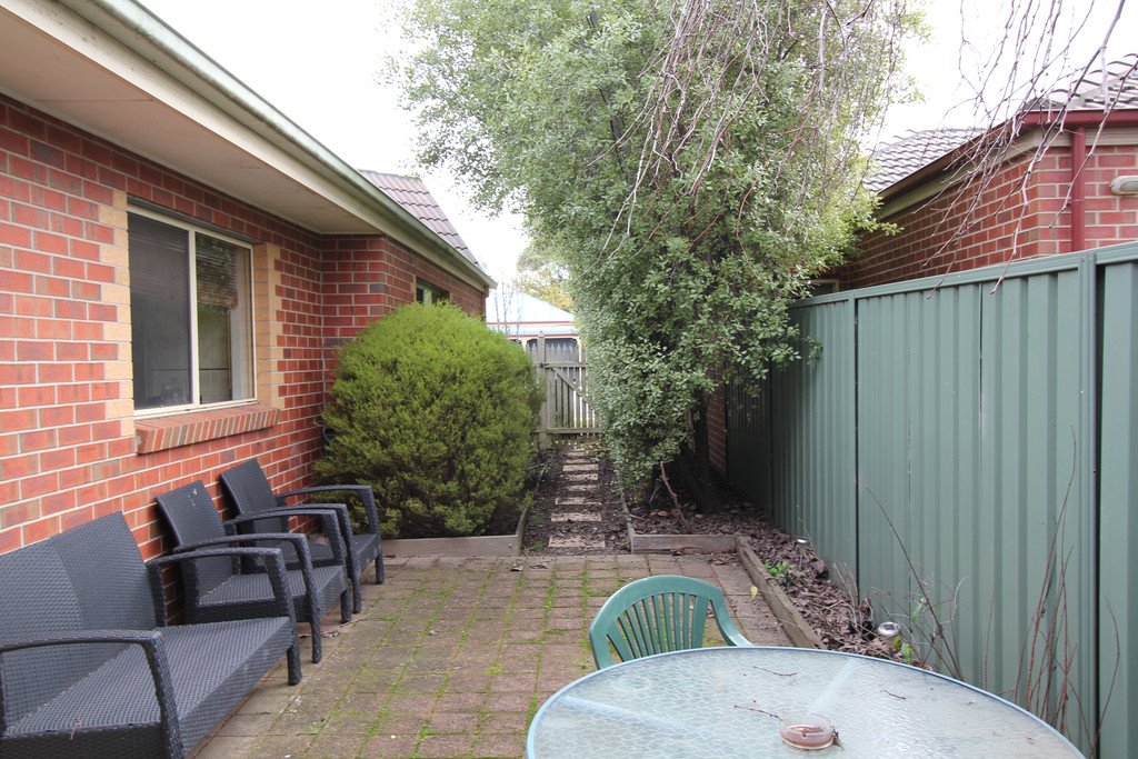 10 Elstead Way LAKE GARDENS 9