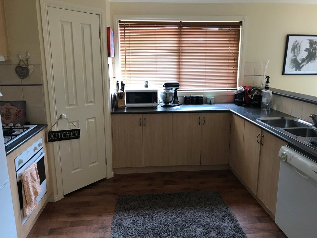 10 Elstead Way LAKE GARDENS 2