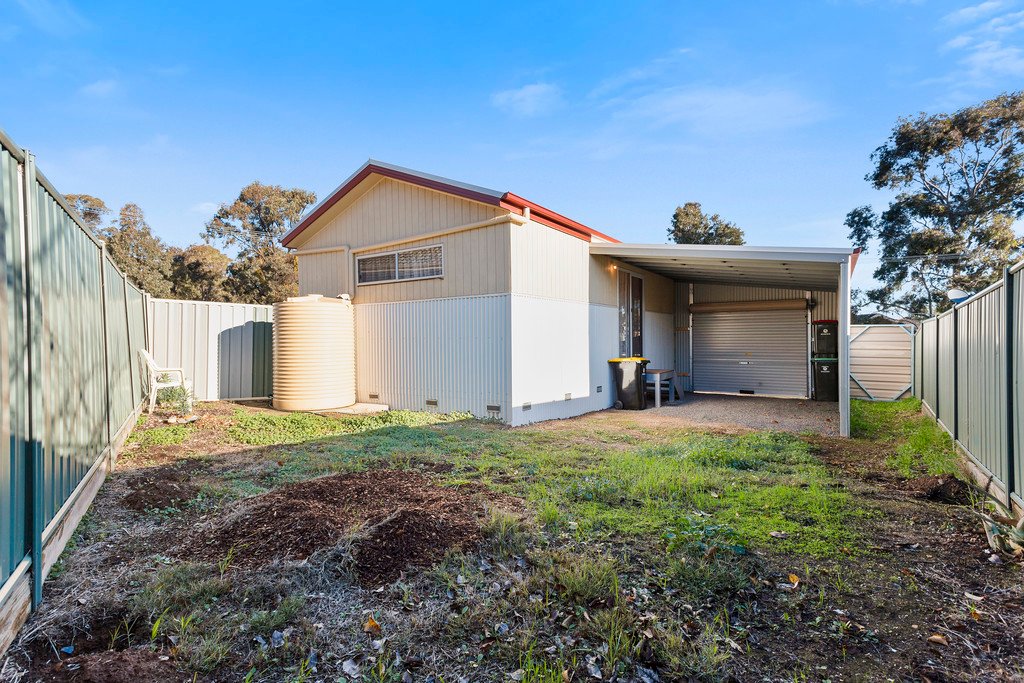 10 Energetic Street LONG GULLY 9
