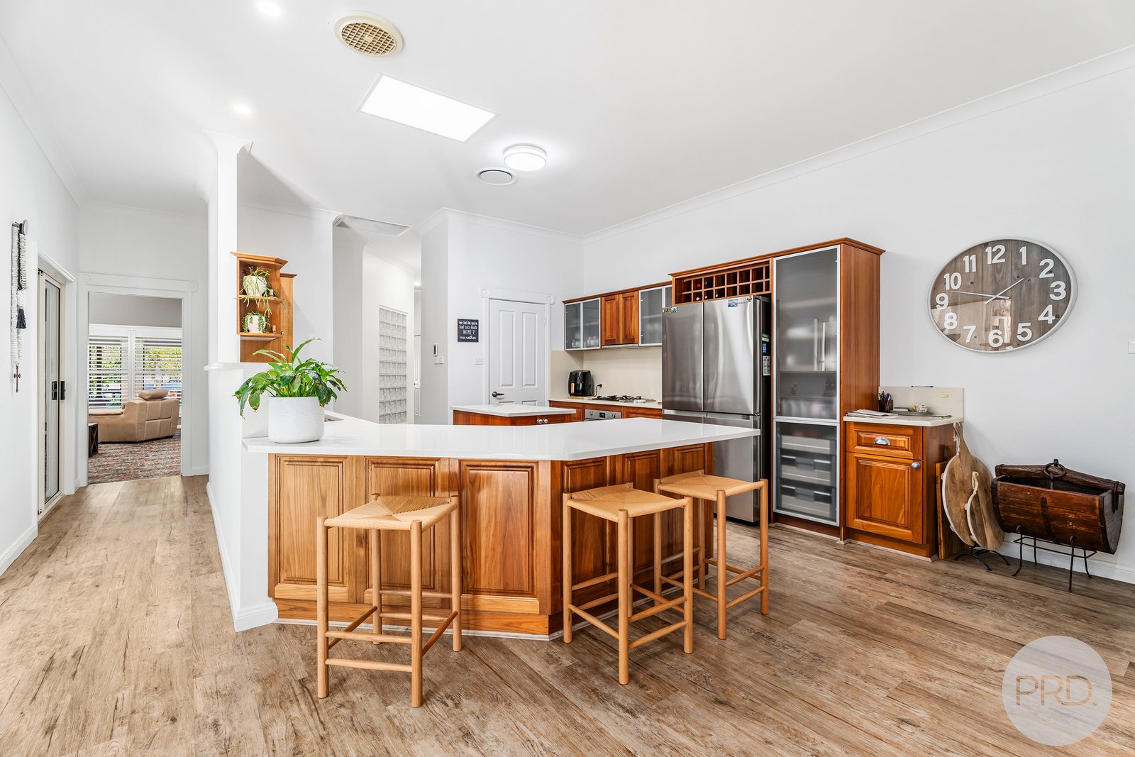 10 Eucalyptus Drive ONE MILE 7