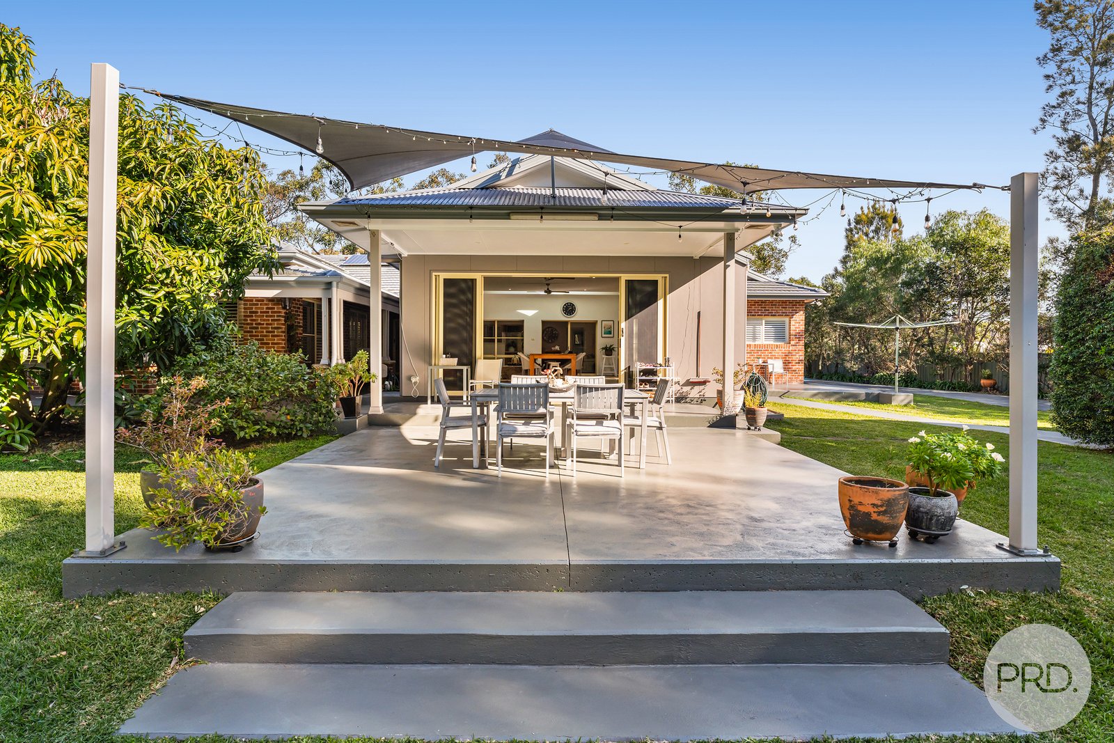 10 Eucalyptus Drive ONE MILE 16