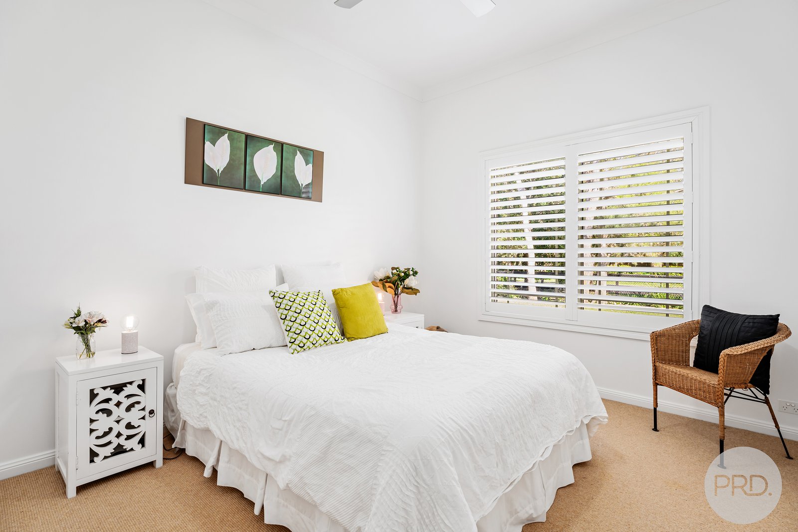 10 Eucalyptus Drive ONE MILE 27