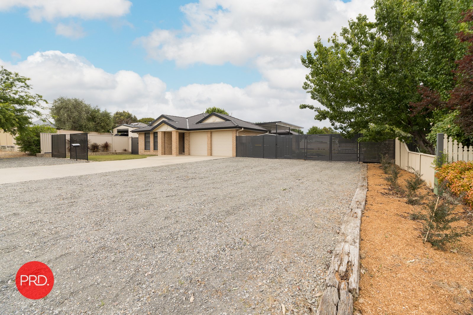 10 Eyre Street BUNGENDORE 3