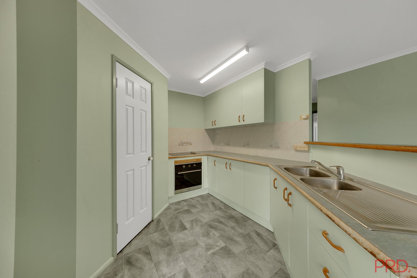 10 Fairbairn Place CLINTON 3