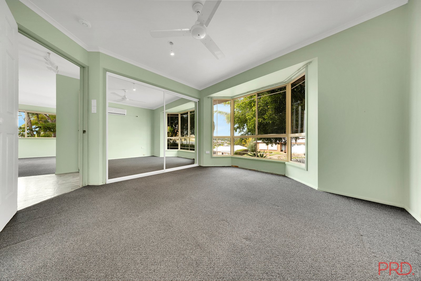 10 Fairbairn Place CLINTON 8