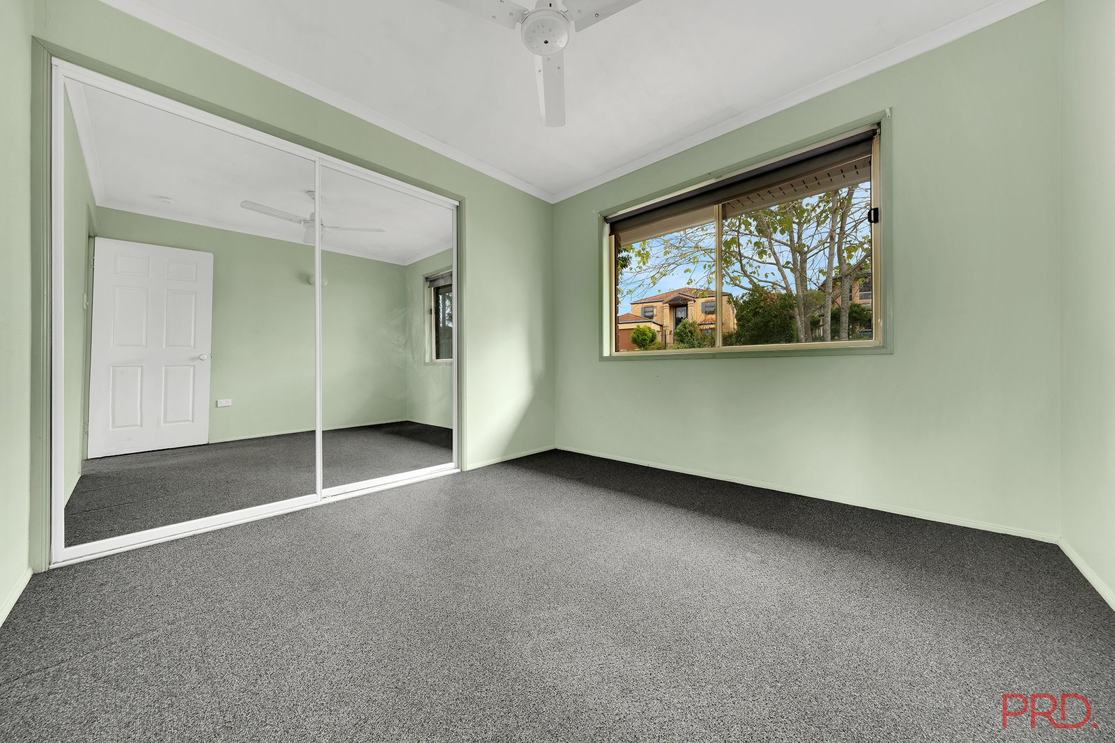 10 Fairbairn Place CLINTON 9