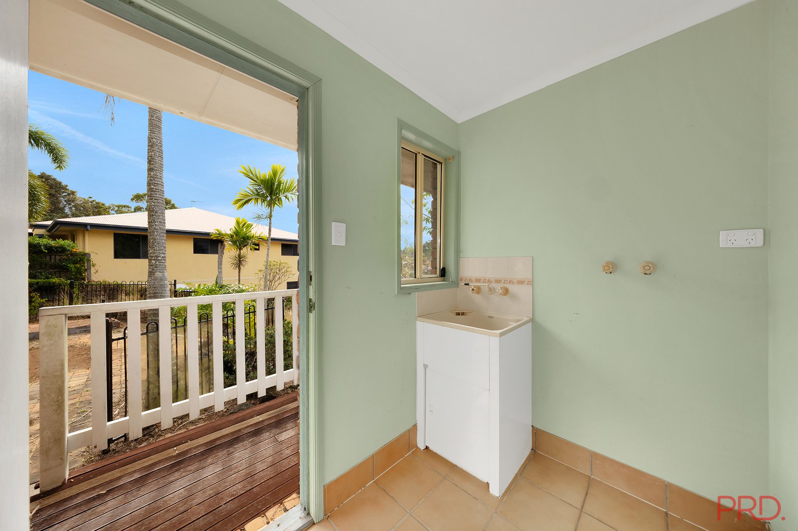 10 Fairbairn Place CLINTON 11