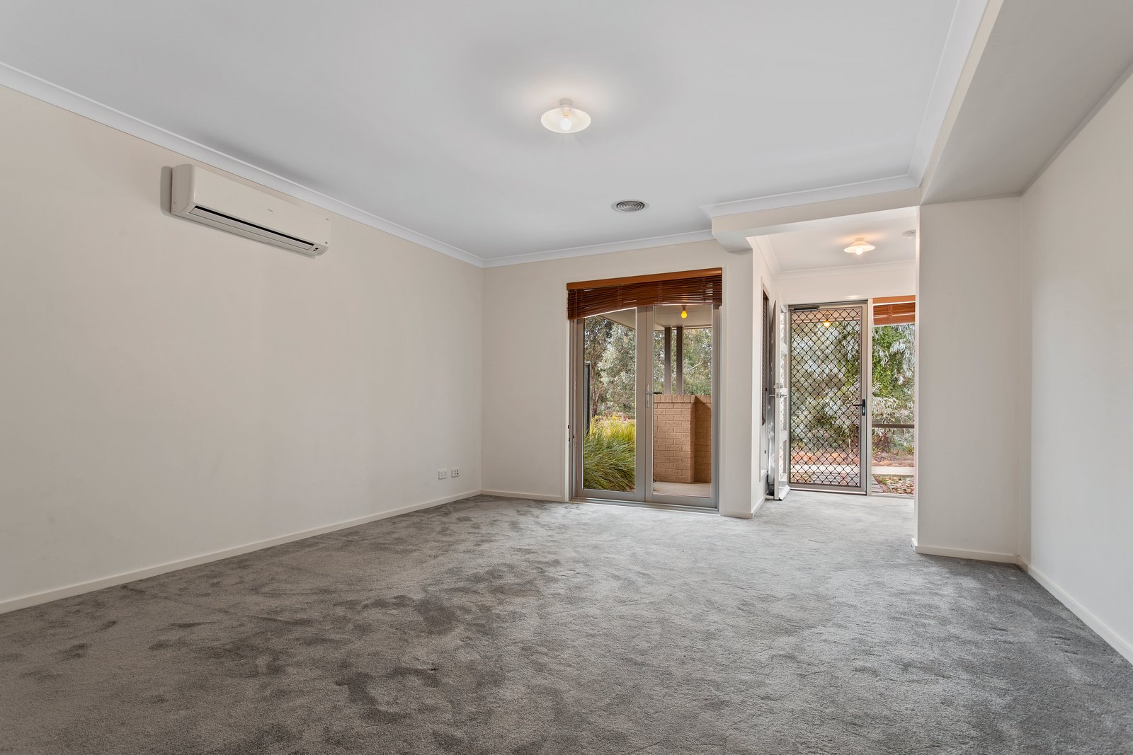 10 Fiddlers Lane JACKASS FLAT 7