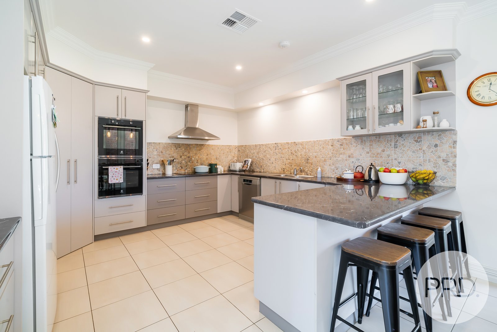 10 Fisher Place LLOYD 4