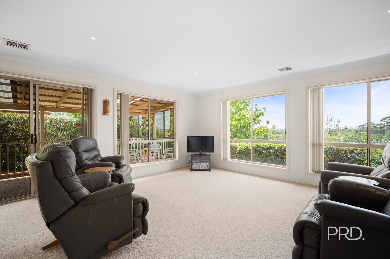 10 Fletcher Place KOORINGAL 15