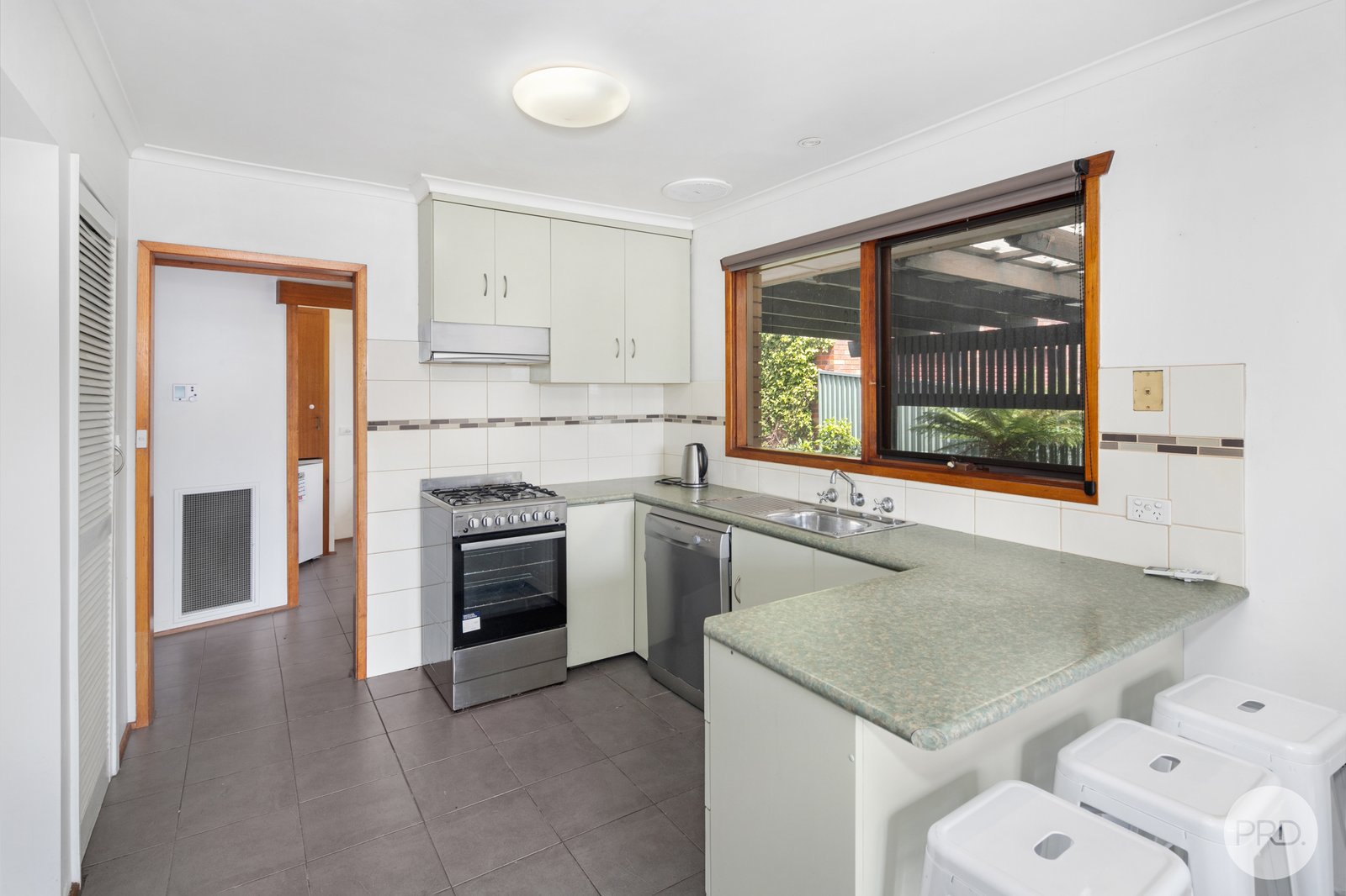 10 Foley Crescent BLACK HILL 3