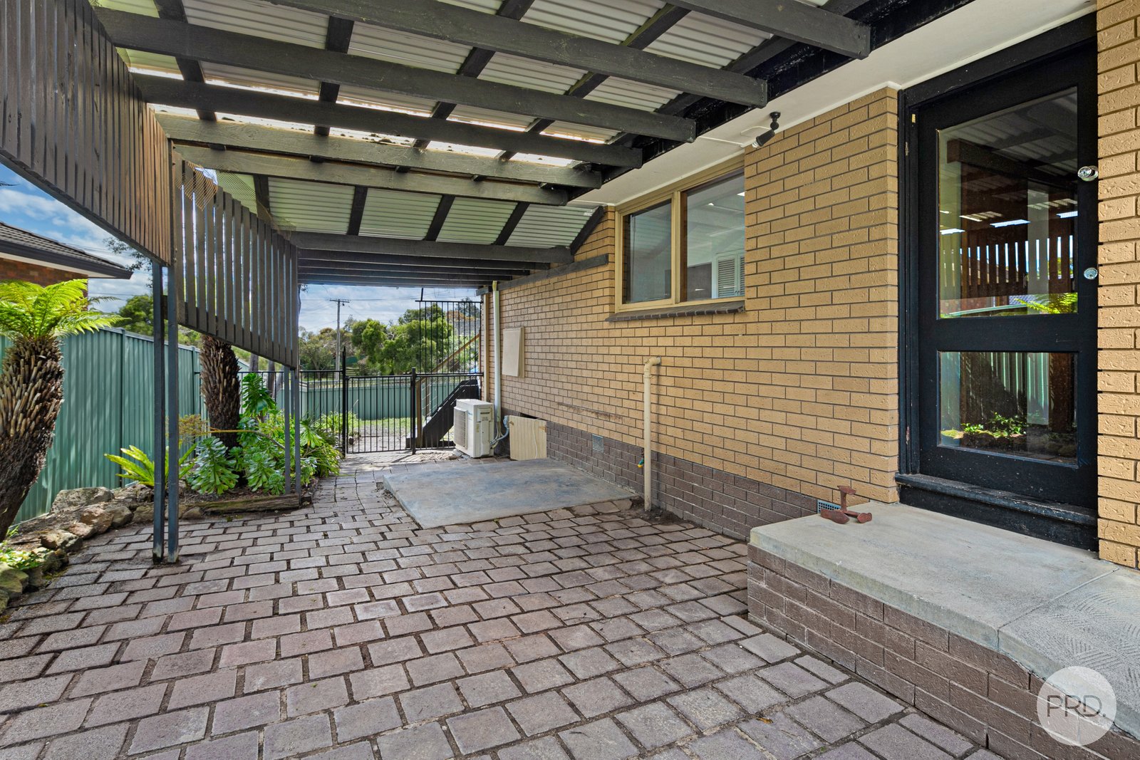 10 Foley Crescent BLACK HILL 11