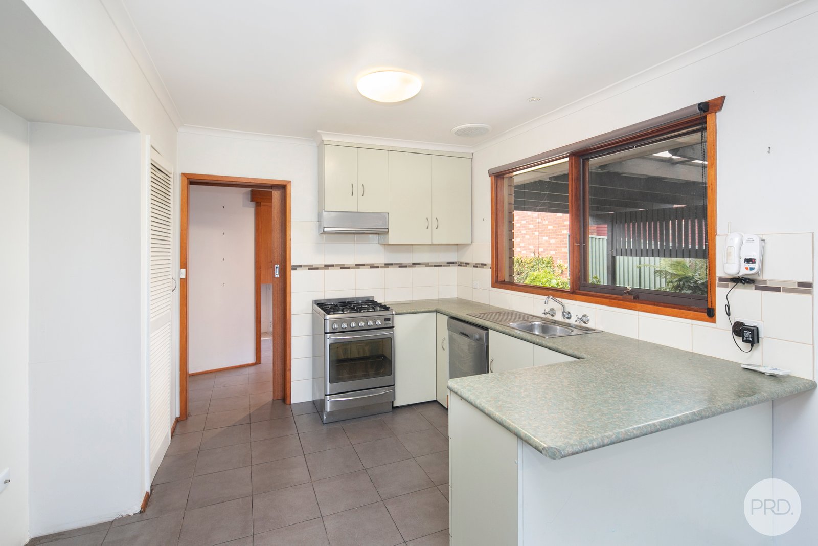 10 Foley Crescent BLACK HILL 3