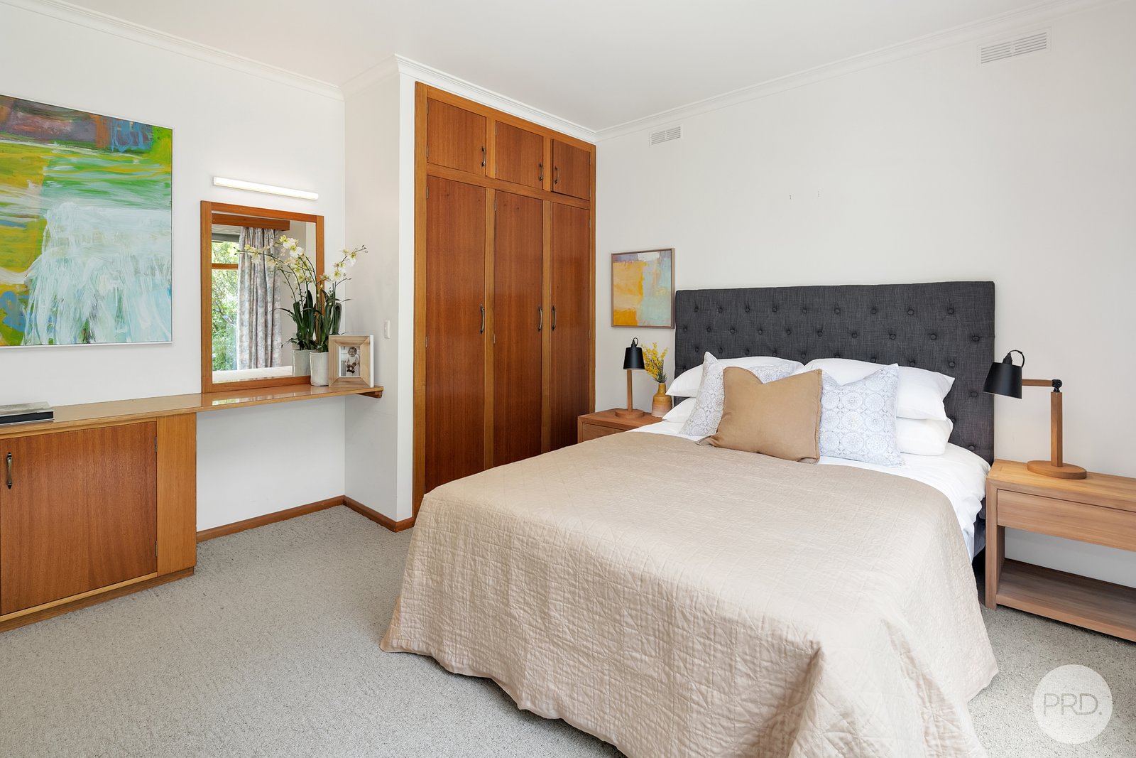 10 Forest Street LAKE WENDOUREE 8