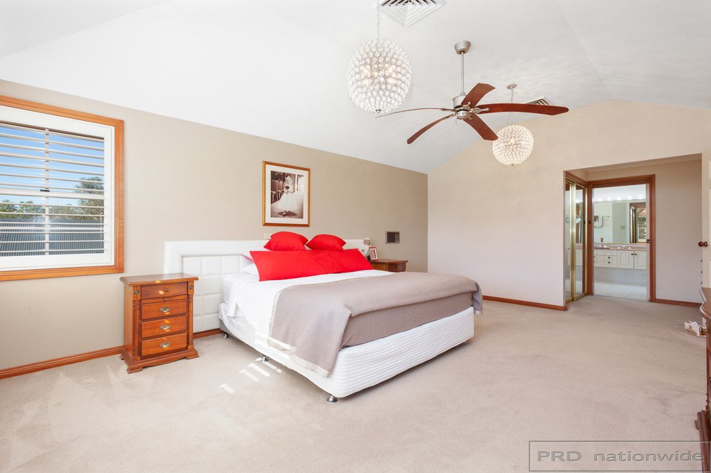 10 Forsythe Parade BLACK HILL 12