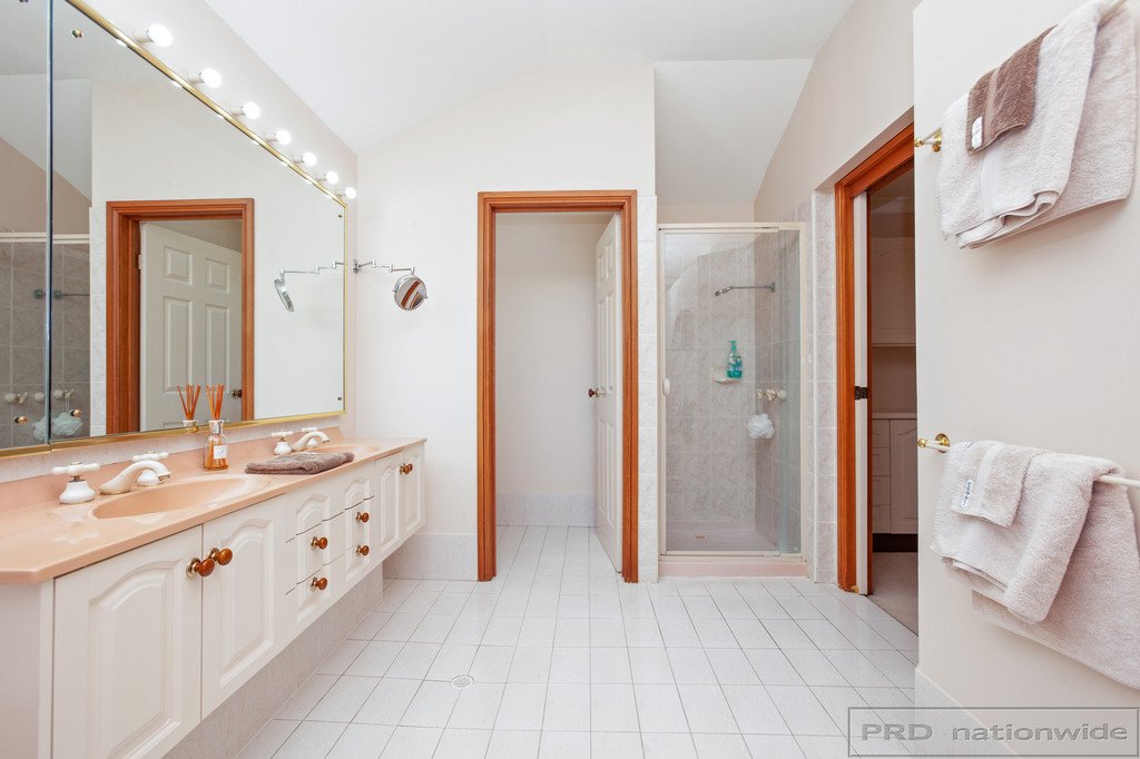 10 Forsythe Parade BLACK HILL 16